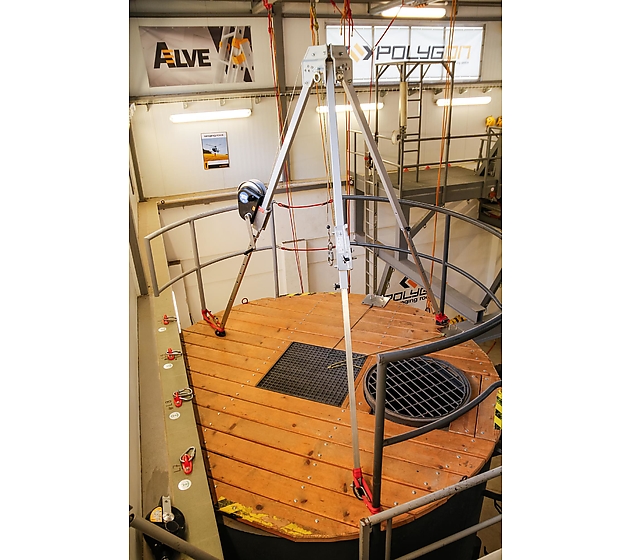 Singing Rock IKAR DB-A3 tripod