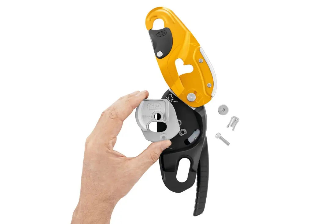 D021BA00-RIG-Repairable-focus-4_LowRes.webp