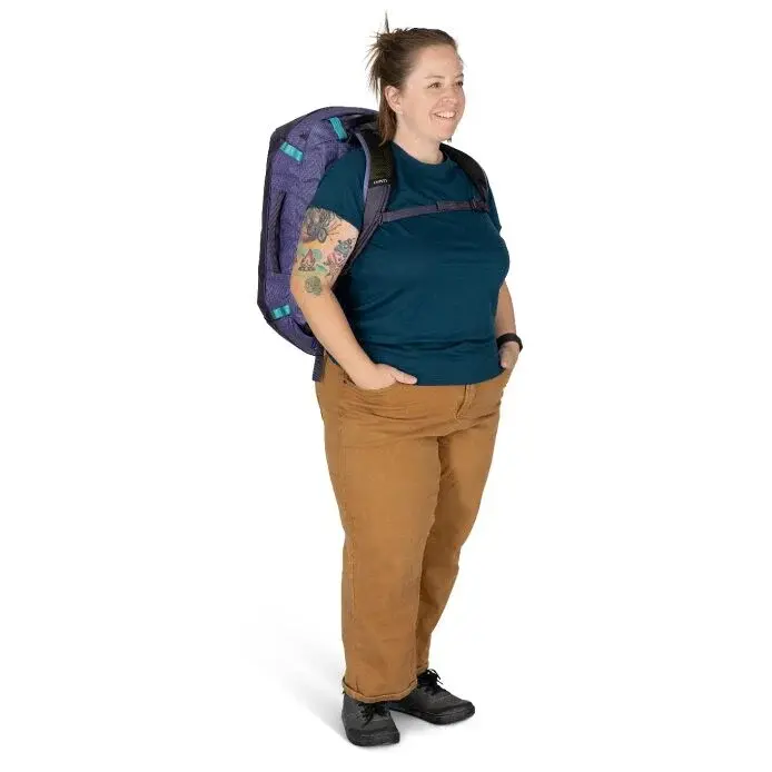 transporterduffel40_s25_onbody3_euphoriapurplepurpleink_1.webp