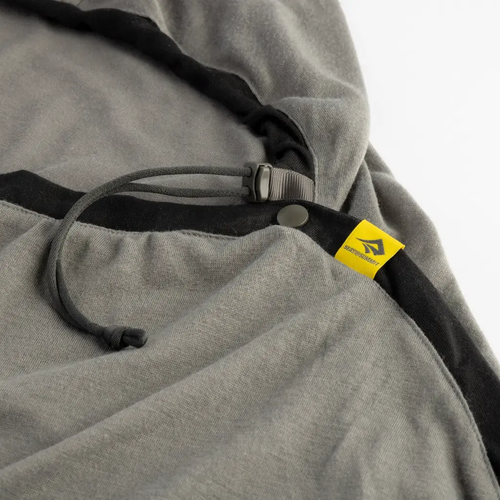 053203_ReactorLightweightSleepingBagLiner_Long-Mummy_Pewter_USP_1_1500.webp