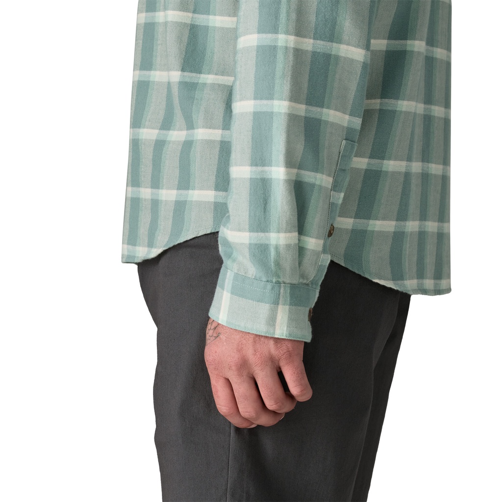 Patagonia Long-Sleeved Lightweight Fjord Flannel Shirt Men