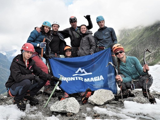 [RENG-00004] Komandos formavimas kalnuose - "Iškelk įmonės vėliavą viršūnėje!"